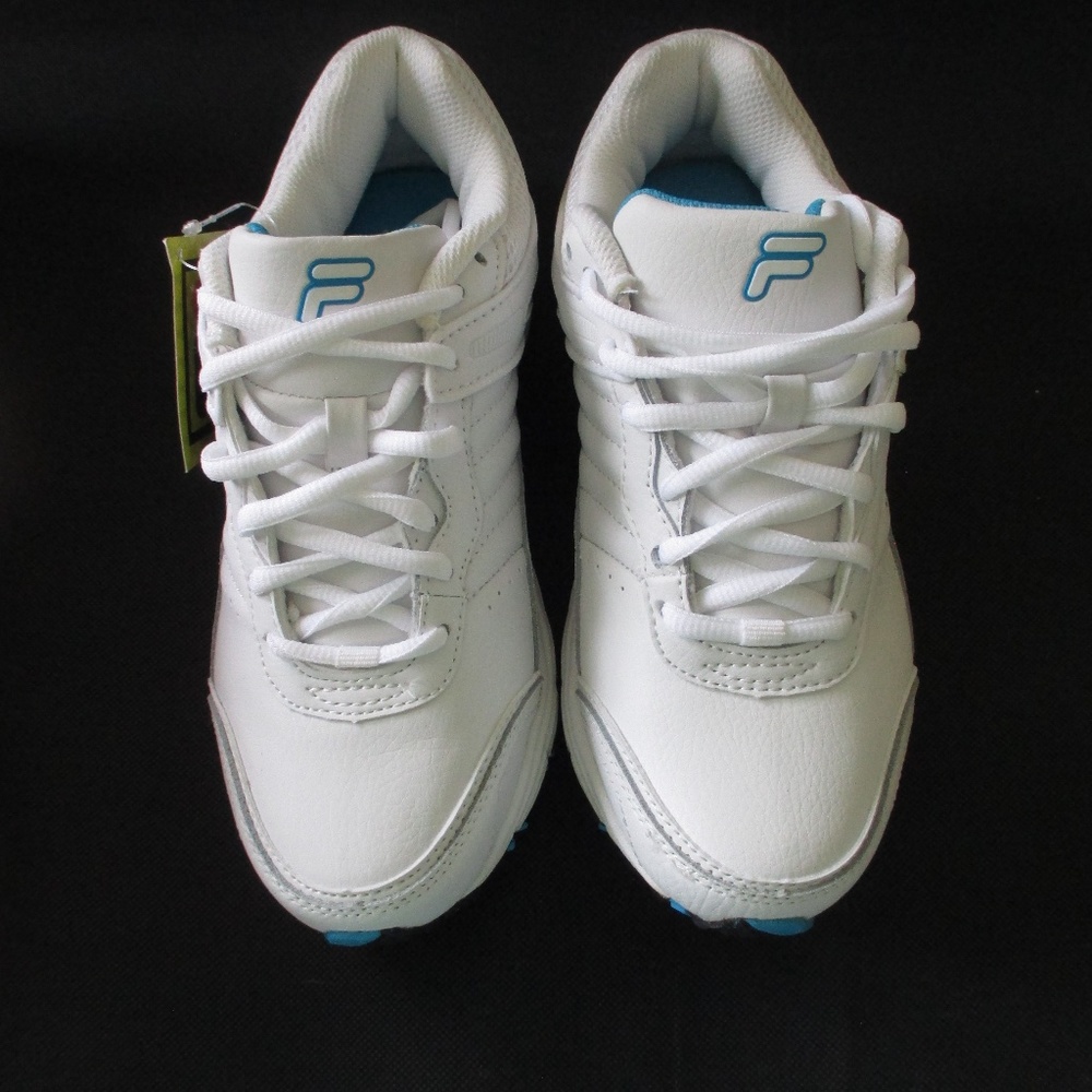 NWT - FILA ladies sneakers with Memory Foam footbed - sz 7 - MSRP $74.99